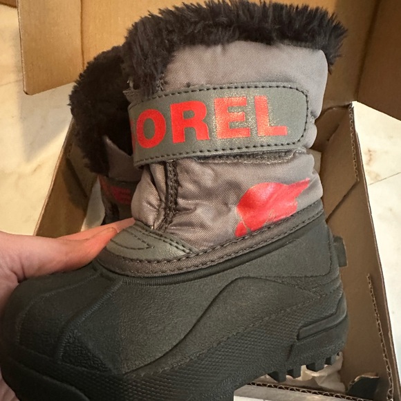 Sorel Black and Gray Winter Boots - Picture 2 of 3